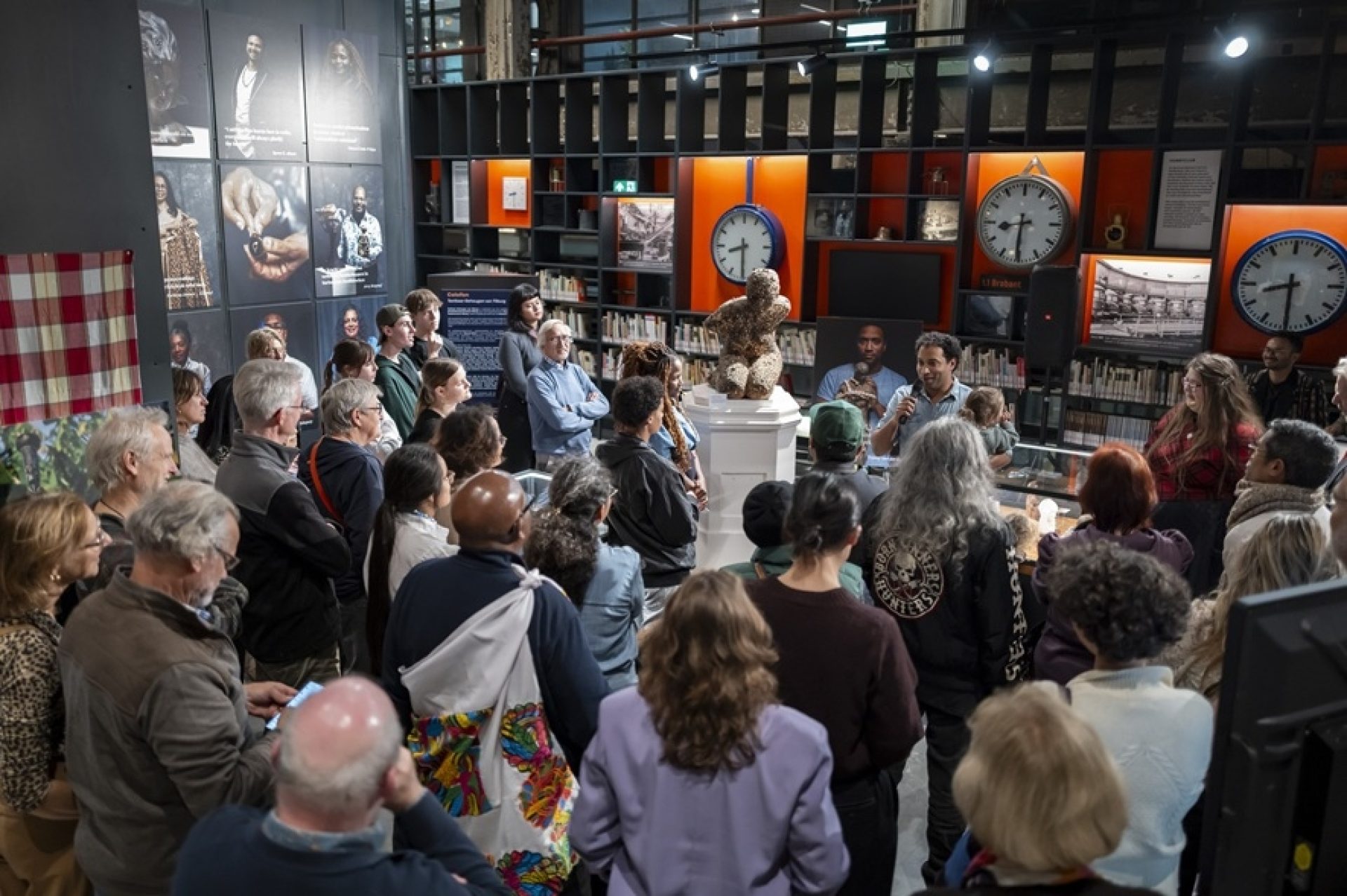 Afsluiting publieksprogramma (Post)koloniaal verleden, 2025. Fotografie Joris Buijs