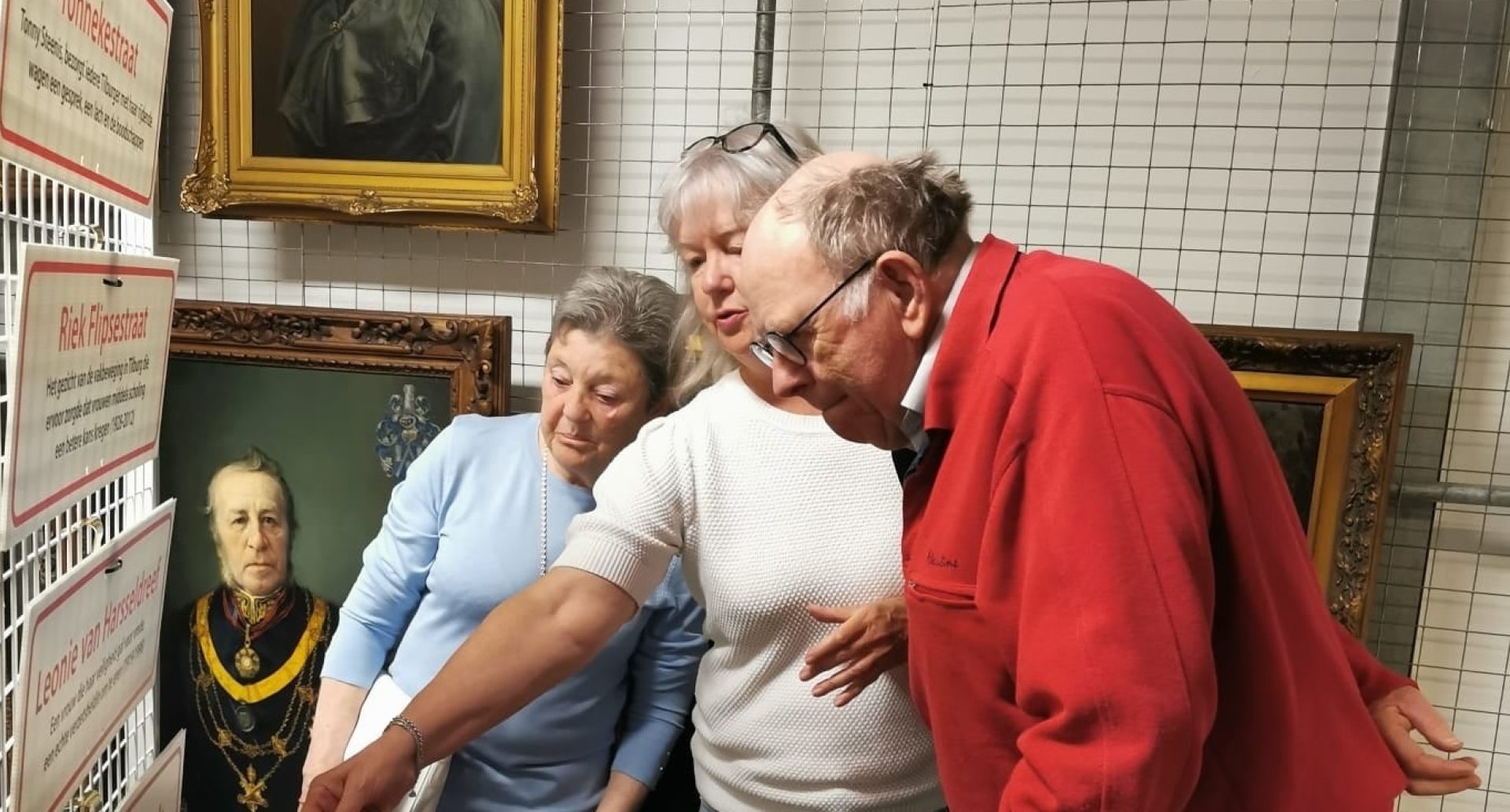 Bezoekers 01 Uitsnede