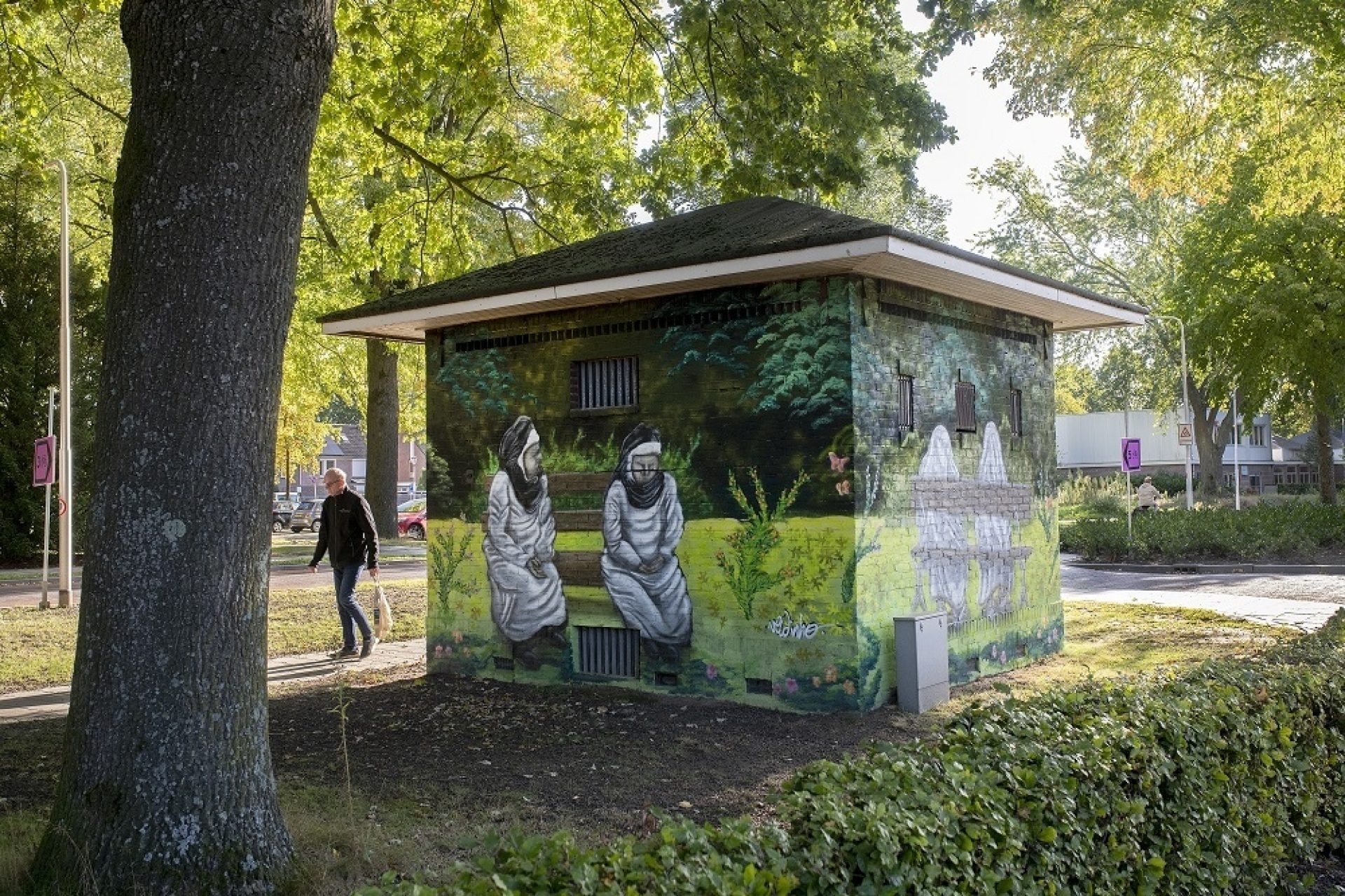 Elektriciteitshuisje op de hoek van de Abdijlaan muurschildering van Eric Veldmeijer Foto Maria van der Heyden 2021