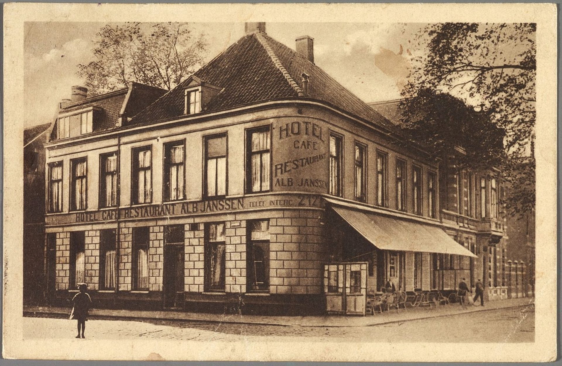 Hotel Albert Janssen Spoorlaan 128 hoek Stationstraat gesloopt in 1931 collectie Regionaal Archief Tilburg