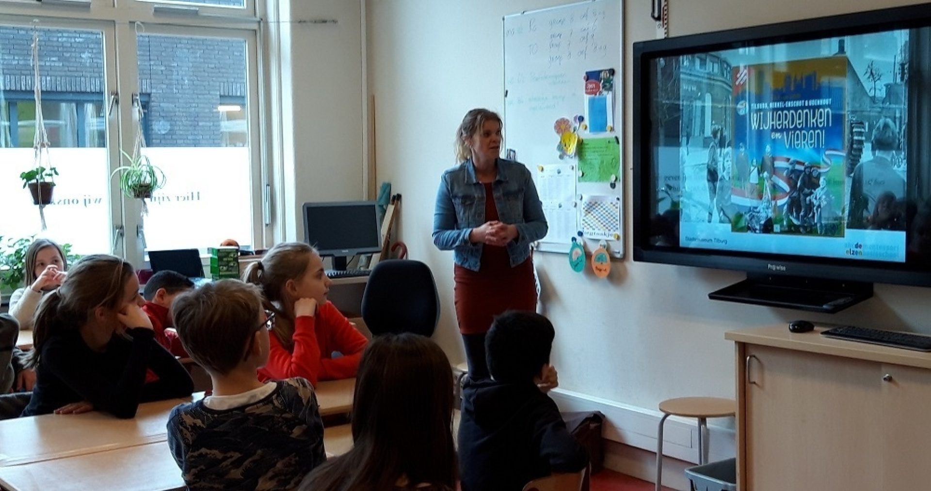 Sandra in de klas WHE Vnklein