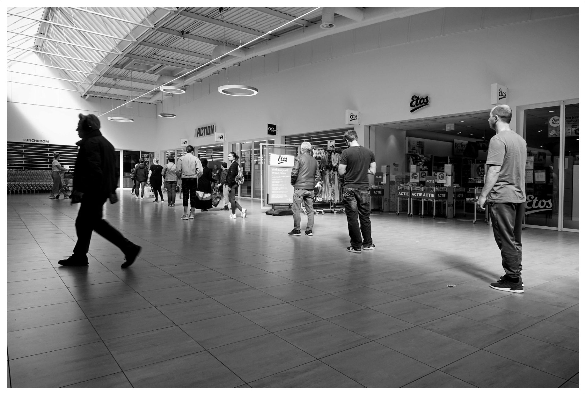 Corona wachtrij action Chris Oomes