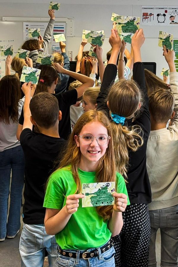 Rennevoirt Wij herdenken en vieren Winnares Meis 2 van 3 low res